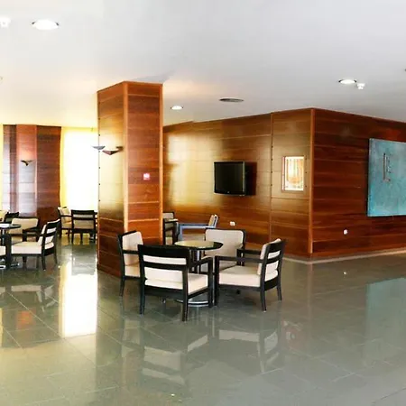 Royal Costa מלון